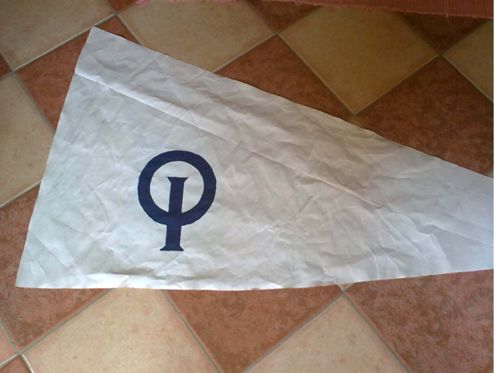 Így azonos műveletsorral a vitorlaszelet mindkét oldalán kaptam egy mutatós osztályjelet: